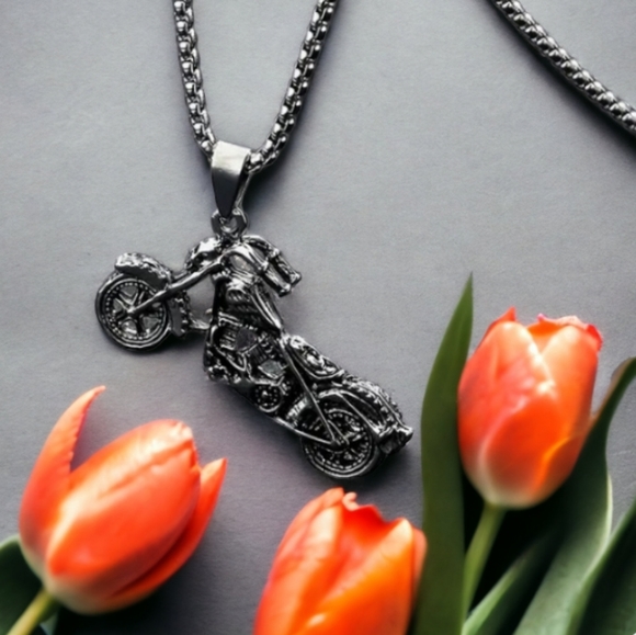 Motorcycle Necklace - Picture 8 of 10